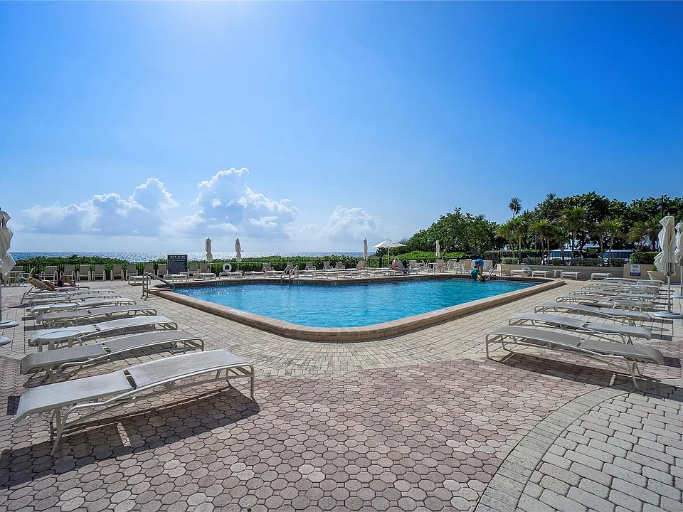 1900 S Ocean Blvd #8L
