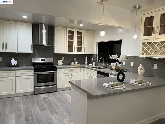 2nd image of 536 Golf Club Rd