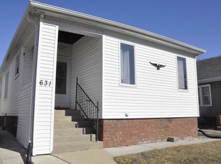 631 6th St, La Salle, IL