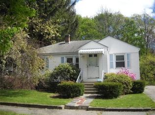 6 Fairlawn Dr, Worcester, MA 01602