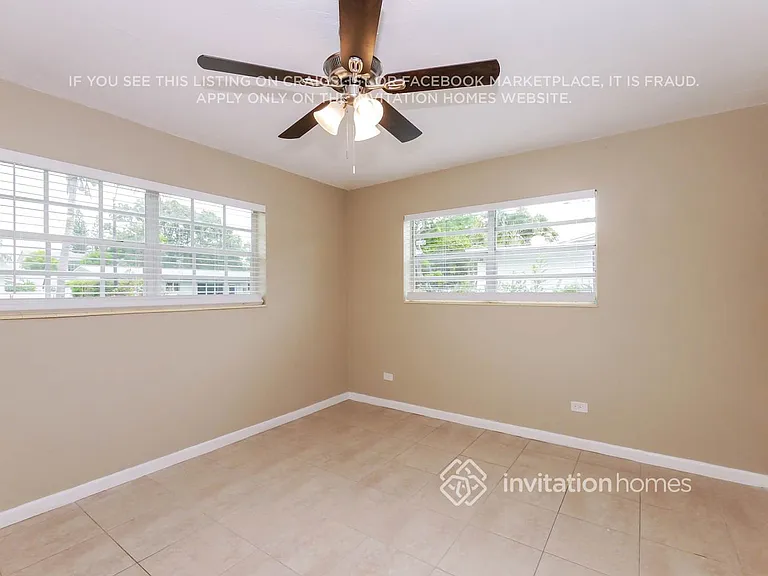 1748 NE 158th St — Photo 12