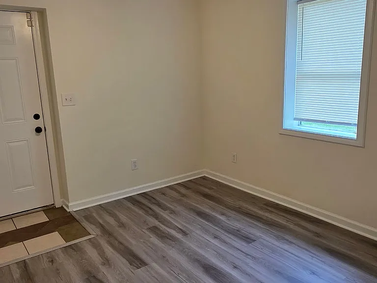 1127 Sheppard Pl — Photo 7