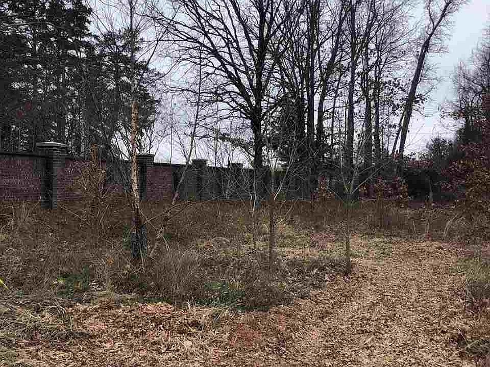 2nd image of 2525 Collins Dr