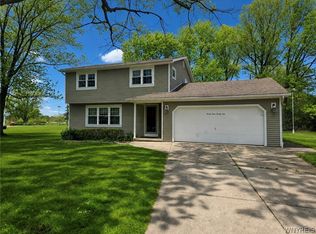 3329 Whitehaven Rd, Grand Island, NY 14072