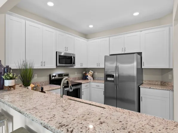 1680 Alameda Dr, Naples, FL 34120