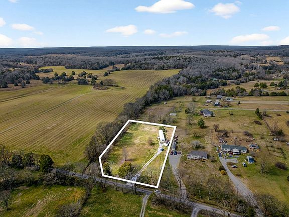 3rd image of 216 Blue Well Rd