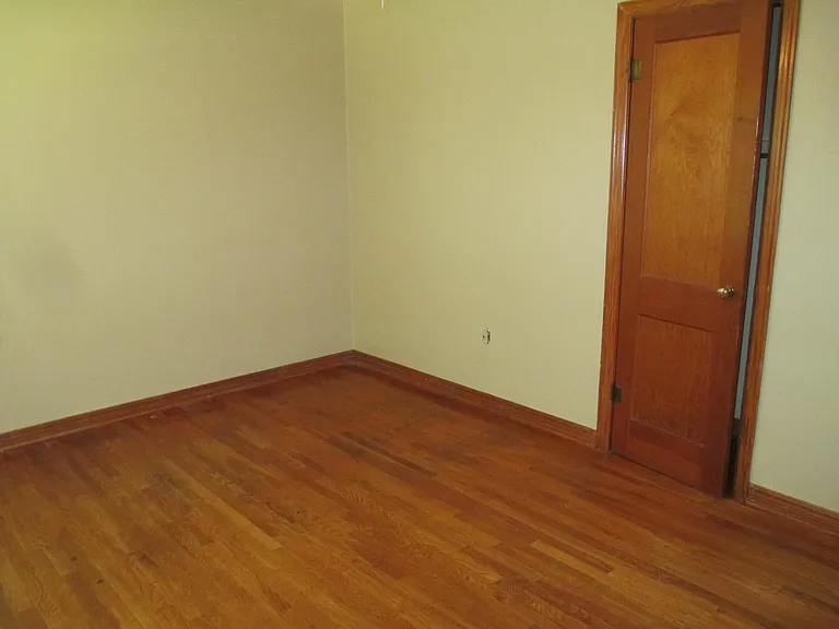 1828 Robins St — Photo 19