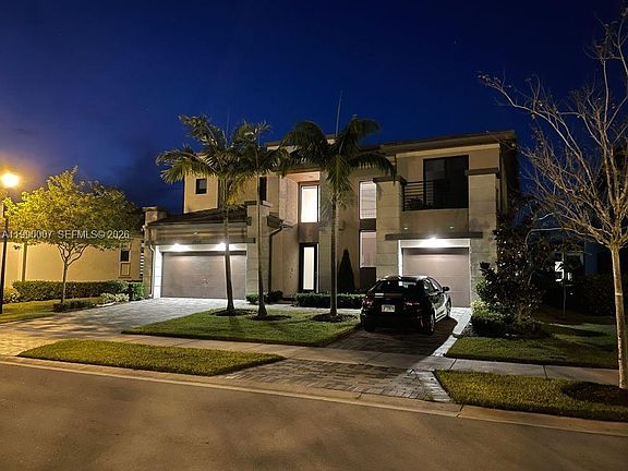 3rd image of 10545 S Lago Vista Cir