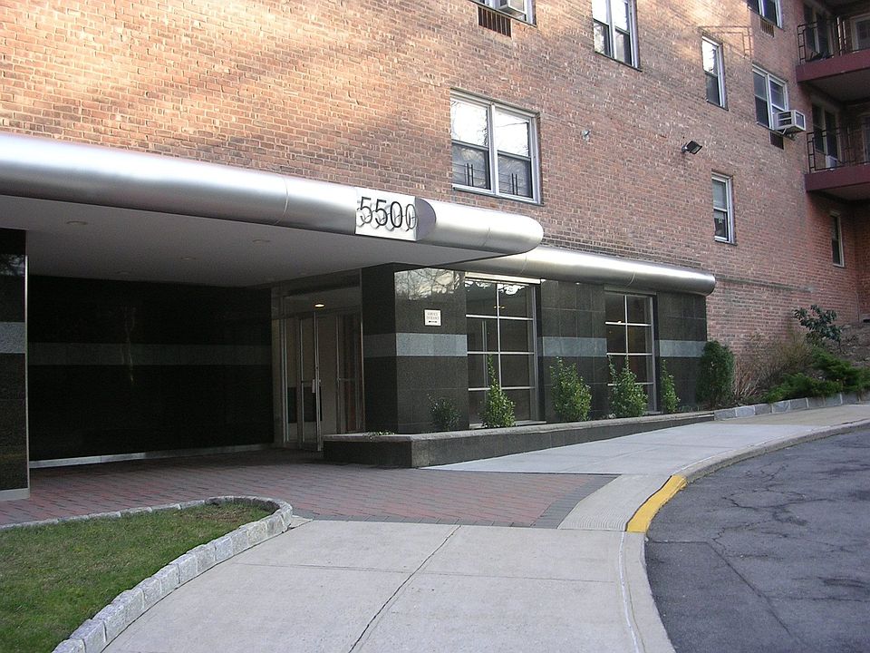 2nd image of 5500 Fieldston Rd APT 7EE