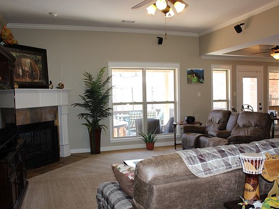 Additional Living Room