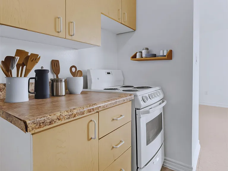 20 Erie Ave — Photo 10
