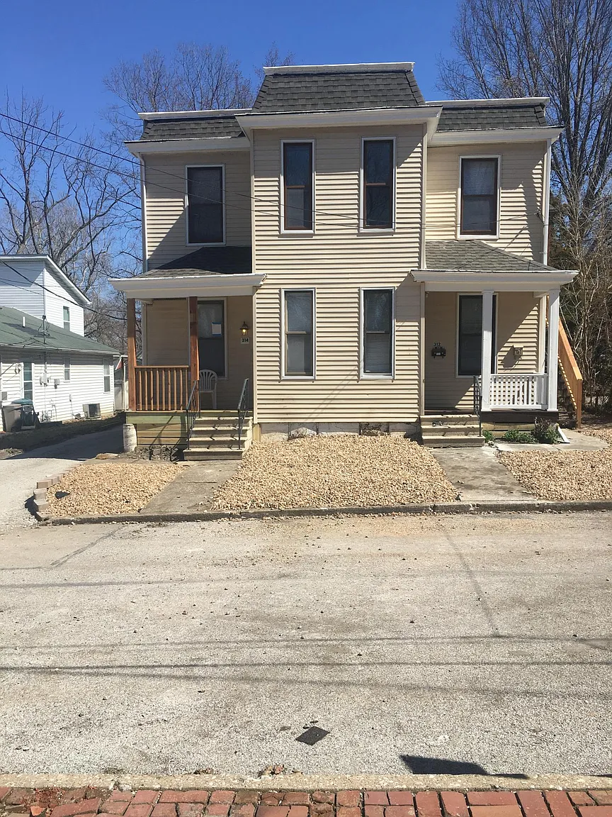 314 N 10th St photo 1
