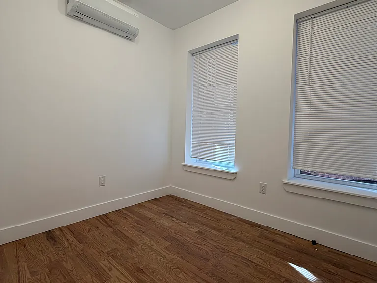 286 Hawthorne Ave #1 — Photo 4
