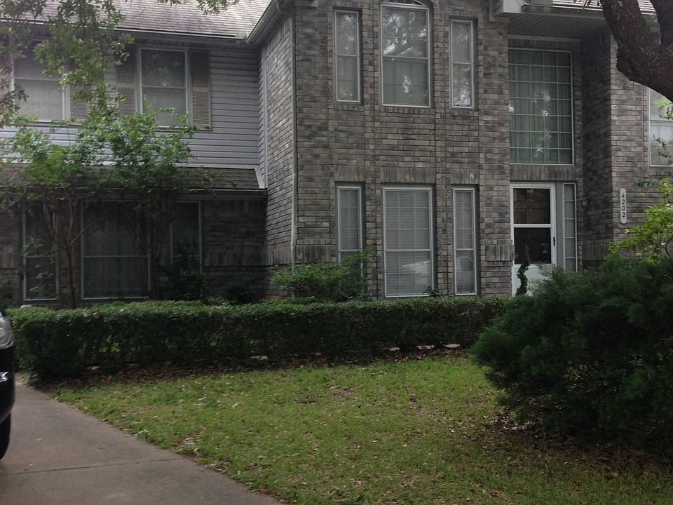 1st image of 4202 Heather Park Dr
