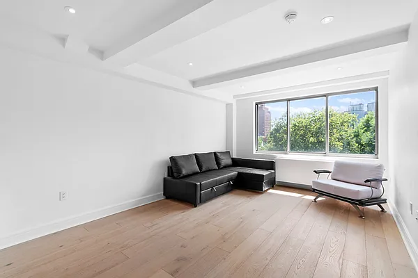 Rented by HomeDax Real Estate | media 13