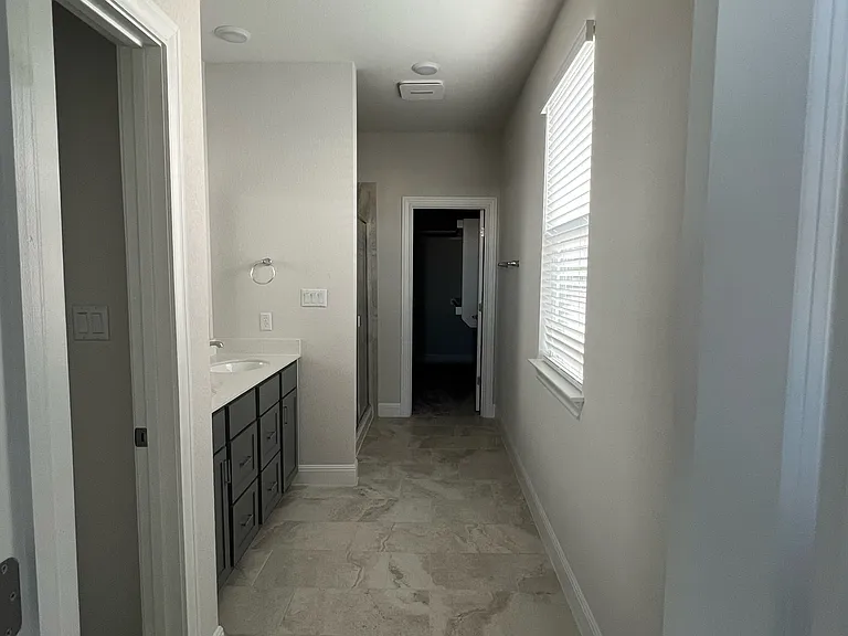 15501 Ellinger Dr — Photo 10