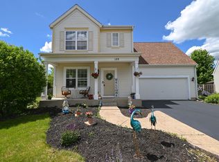 129 W Hampton Ct, Round Lake, IL 60073