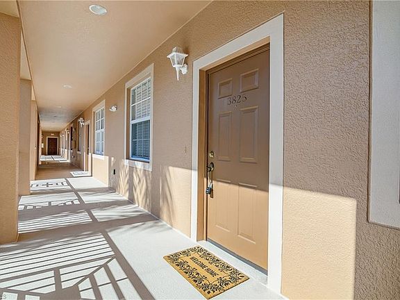 2nd image of 9621 Spanish Moss Way Unit 3825
