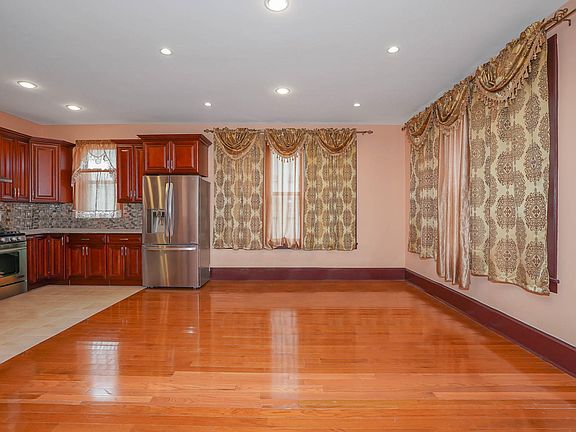 4th image of 314 Beach 69 St #2