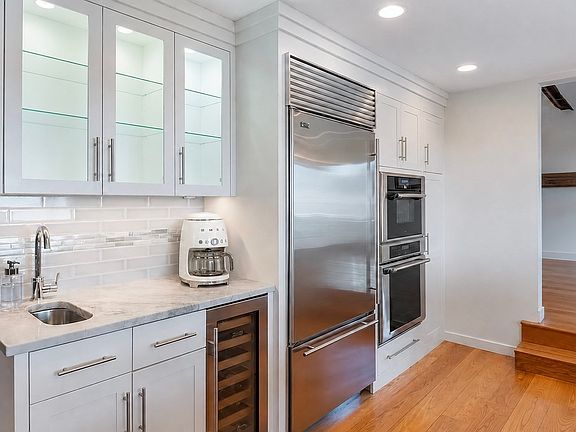 5th image of 33 Union St