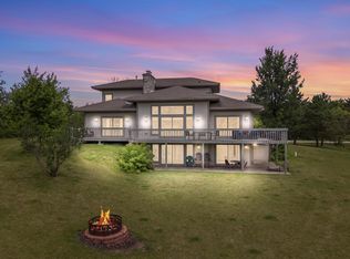 5009 Fox Knoll Ln, Colgate, WI 53017