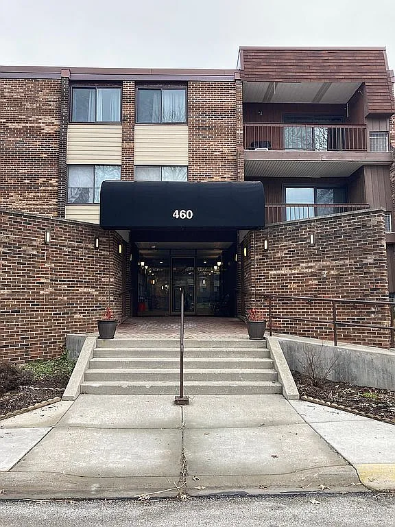460 Raintree Ct Unit 2A photo 1
