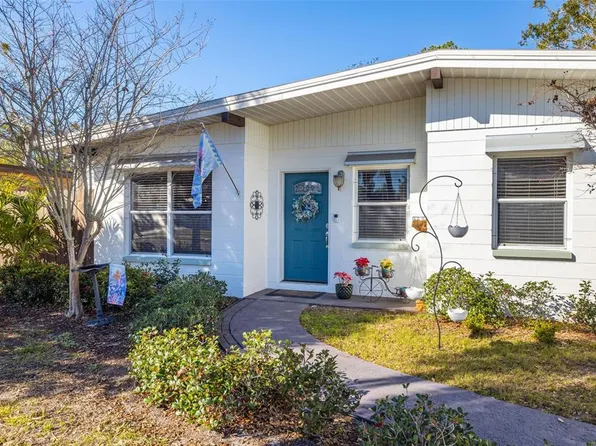 416 Country Club Dr, Oldsmar, FL 34677