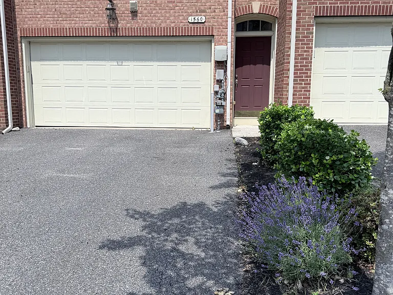 1560 Rutland Way — Photo 29