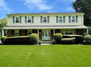 8 E Neck Rd, Huntington, NY 11743