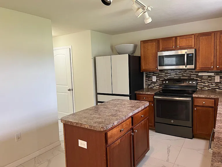 10329 Canal Brook Ln — Photo 2