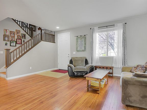 4th image of 1726 Hicks Ave