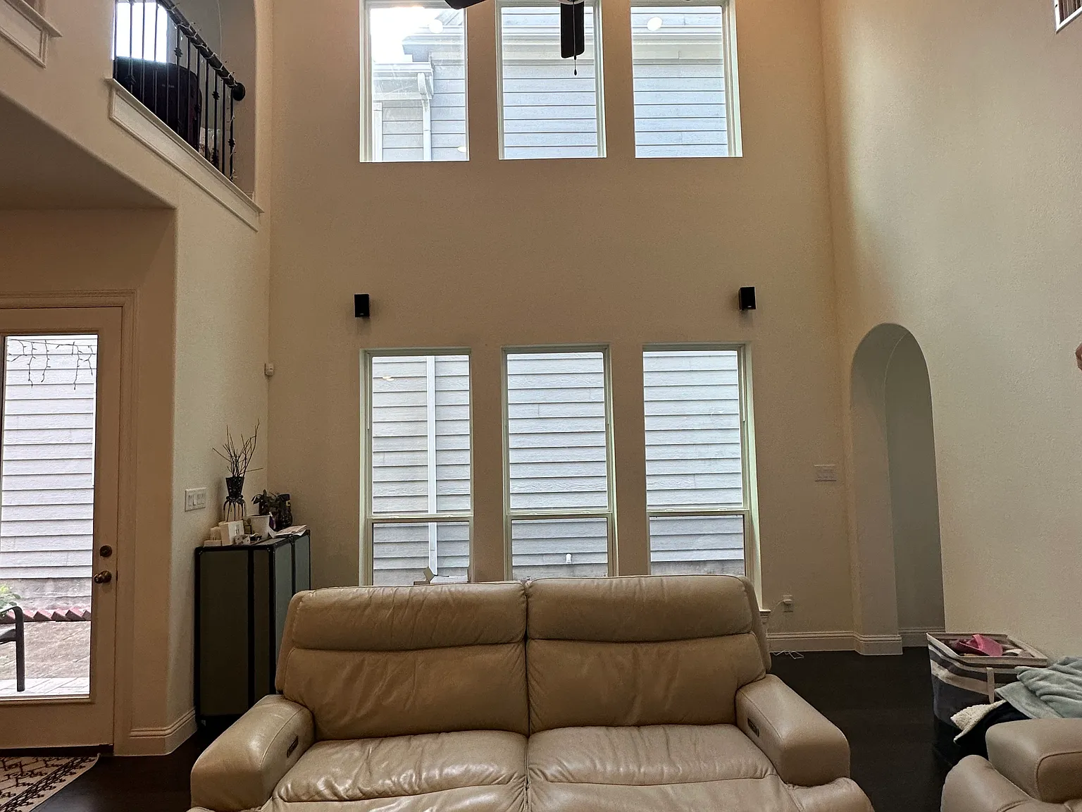 3 bed, 2495 sqft, $3,100 — Photo 3