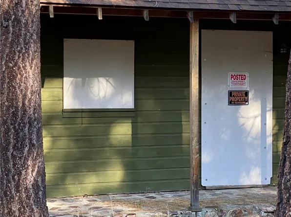 214 Knoll Rd, Big Bear Lake, CA 92315