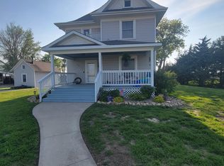 2277 Jackrabbit Rd, Hiawatha, KS 66434