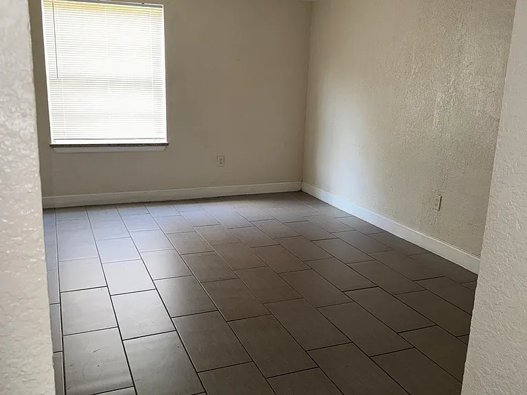 3926 Versailles Dr #B — Photo 16