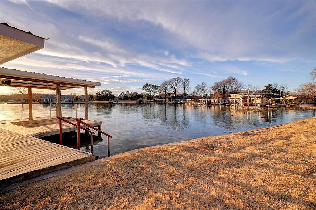 318 Beach Dr, Sunrise Beach, TX 78643 MLS 3598497 Zillow