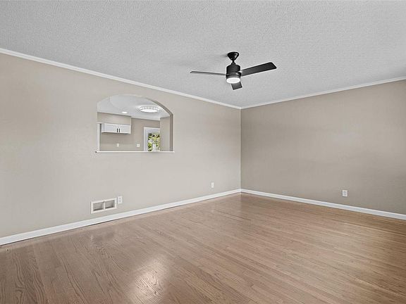 5th image of 105 Alberto Ln