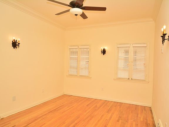 5th image of 421 N Sycamore Ave APT 1