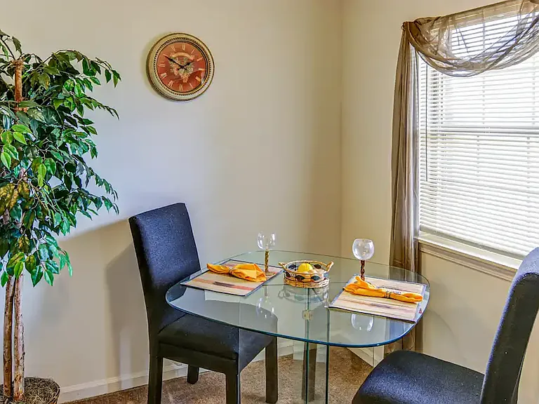 Kimberly Court — Photo 5