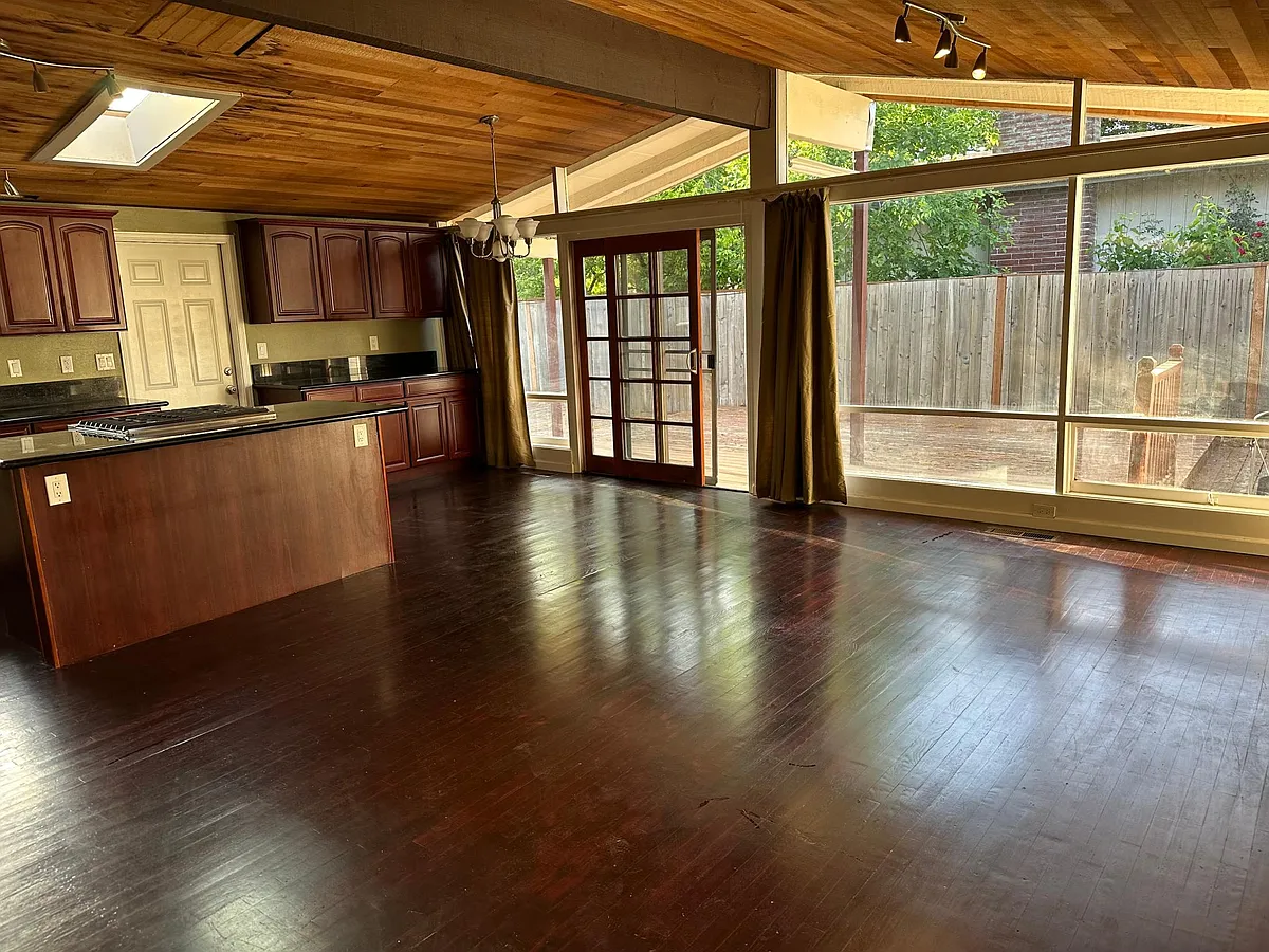 Building Photo - SW 63rd Pl