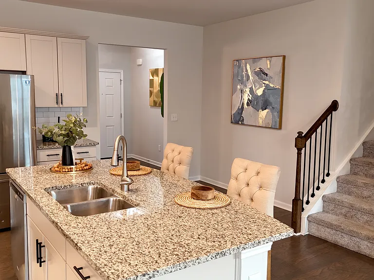 828 Royal Red Ct — Photo 10