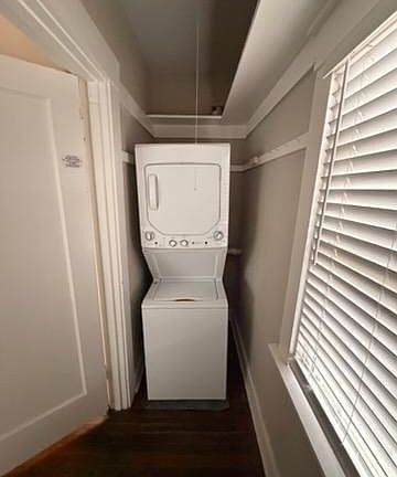 2nd image of 110 SE 22nd Ave #1