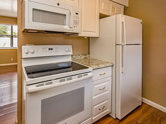 2nd image of 260 NE 13th St #B