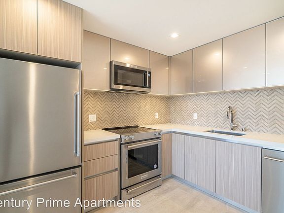 2nd image of 10534 Santa Monica Blvd APT 207