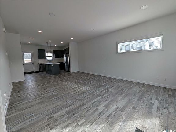 5th image of 302 Underhill Bnd