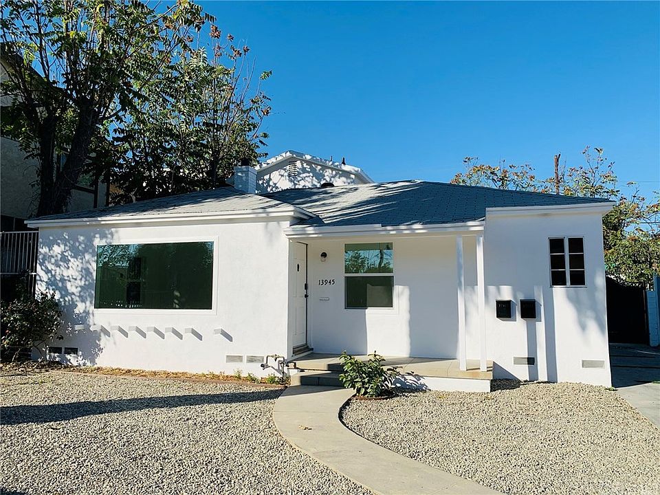 1st image of 13945 Victory Blvd