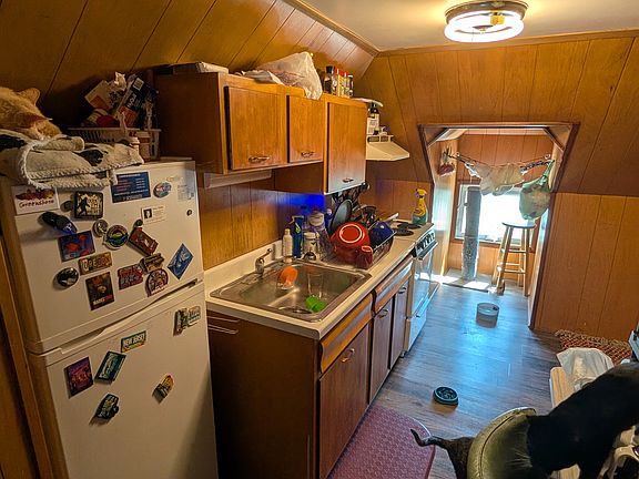 3rd image of 265 N Elm St #4