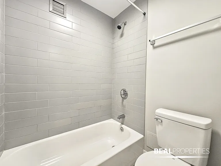 1220 North LaSalle Street — Photo 10
