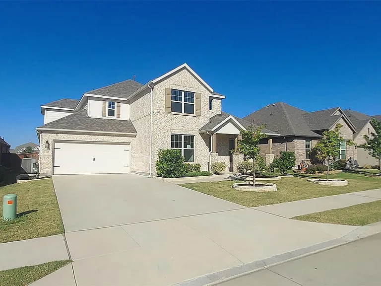 1905 Pecos Dr — Photo 2