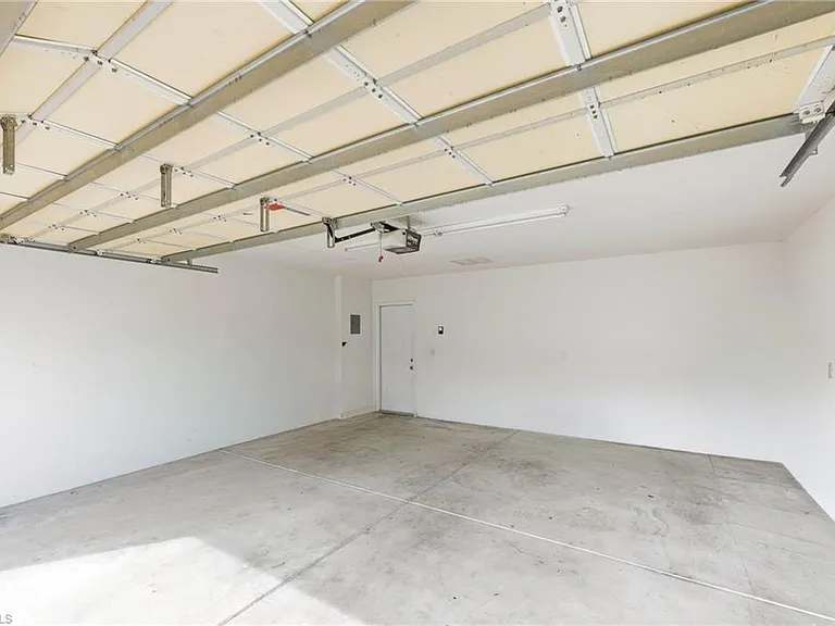 8108 Josefa Way — Photo 18